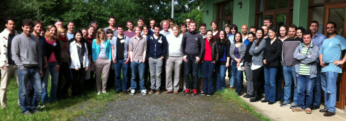 700px|thumb|センター